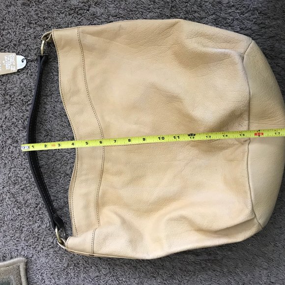 Global Accessories Women's Leather Handbag - Picture 4 of 8